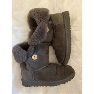 Ugg, Mini Bailey Button - Gray Boots